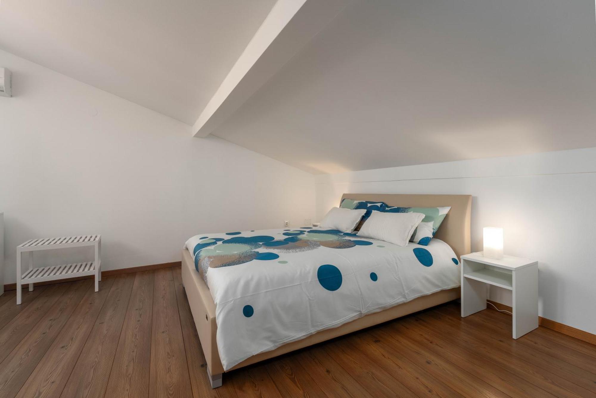 Degrassi Square Apartments (Adults Only) Vrsar Extérieur photo