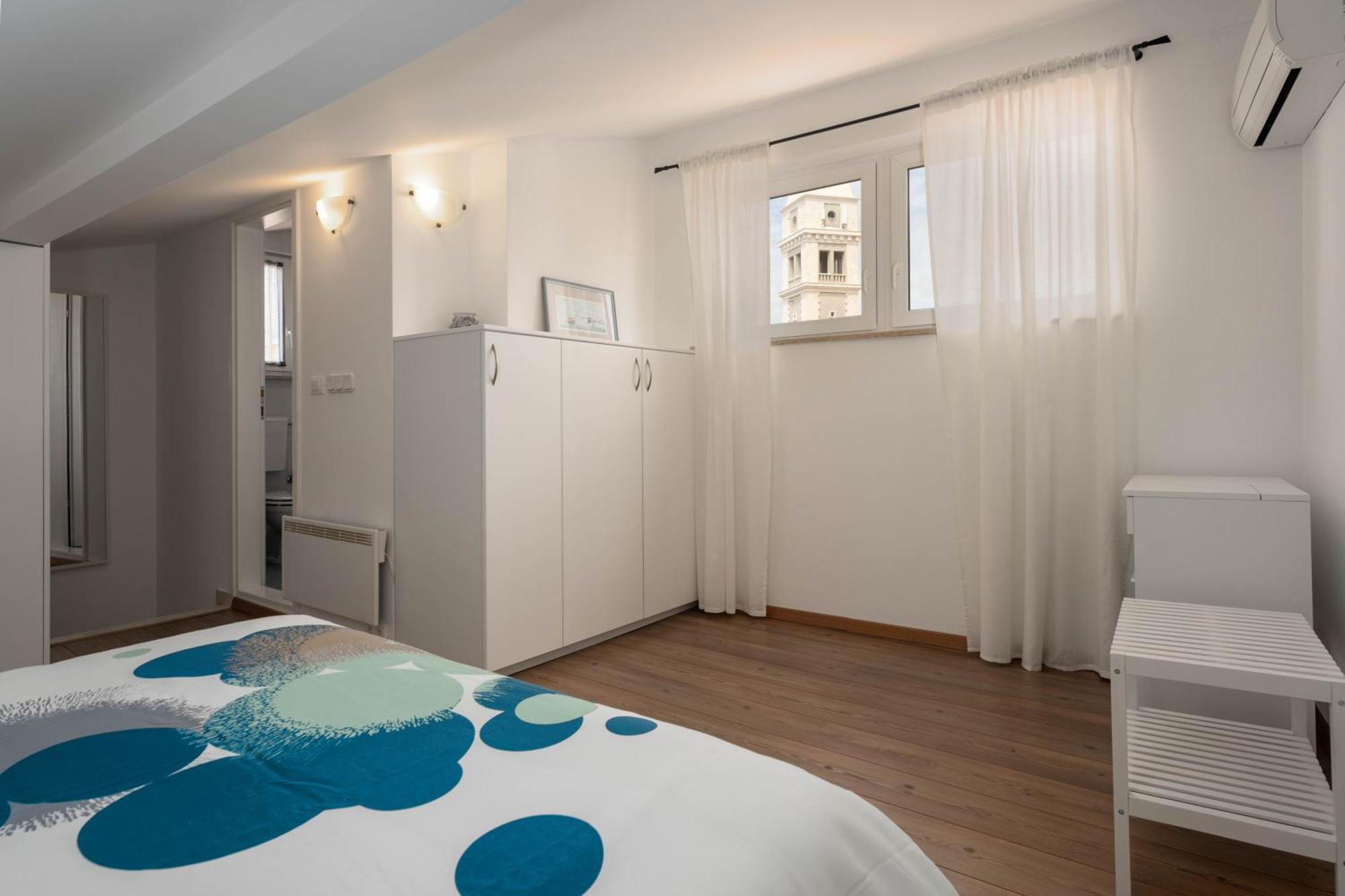 Degrassi Square Apartments (Adults Only) Vrsar Extérieur photo