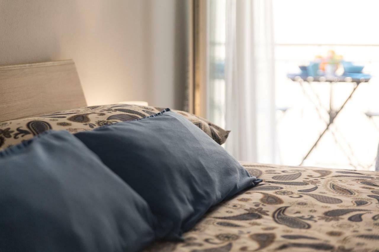 Degrassi Square Apartments (Adults Only) Vrsar Extérieur photo
